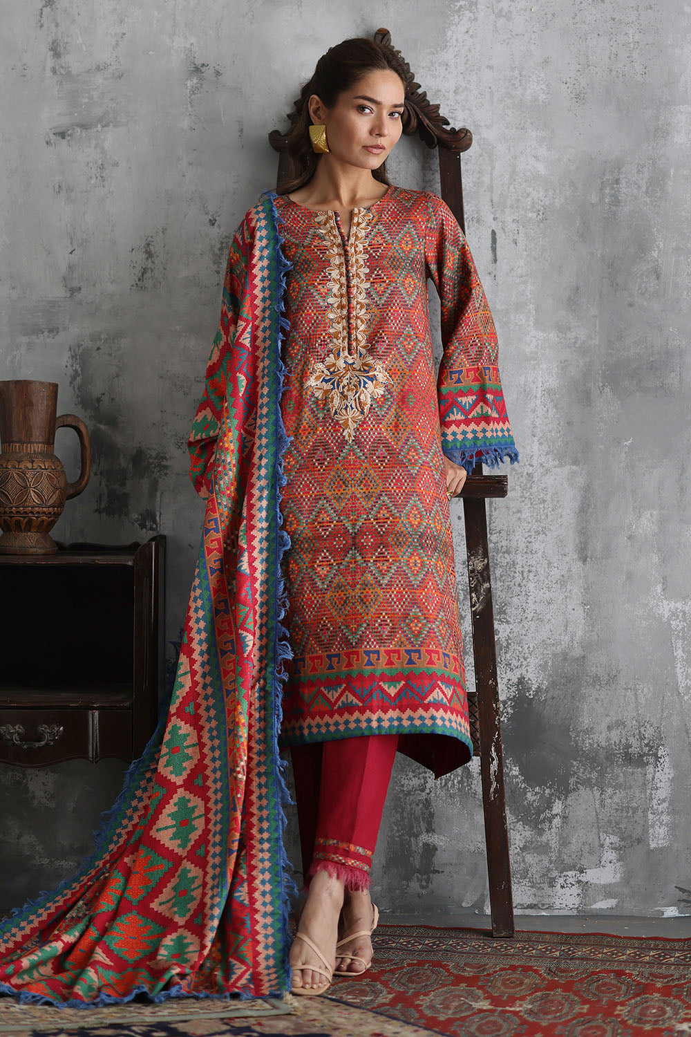 UAE-3 Piece Printed Karandi Suit with Printed Karandi Dupatta