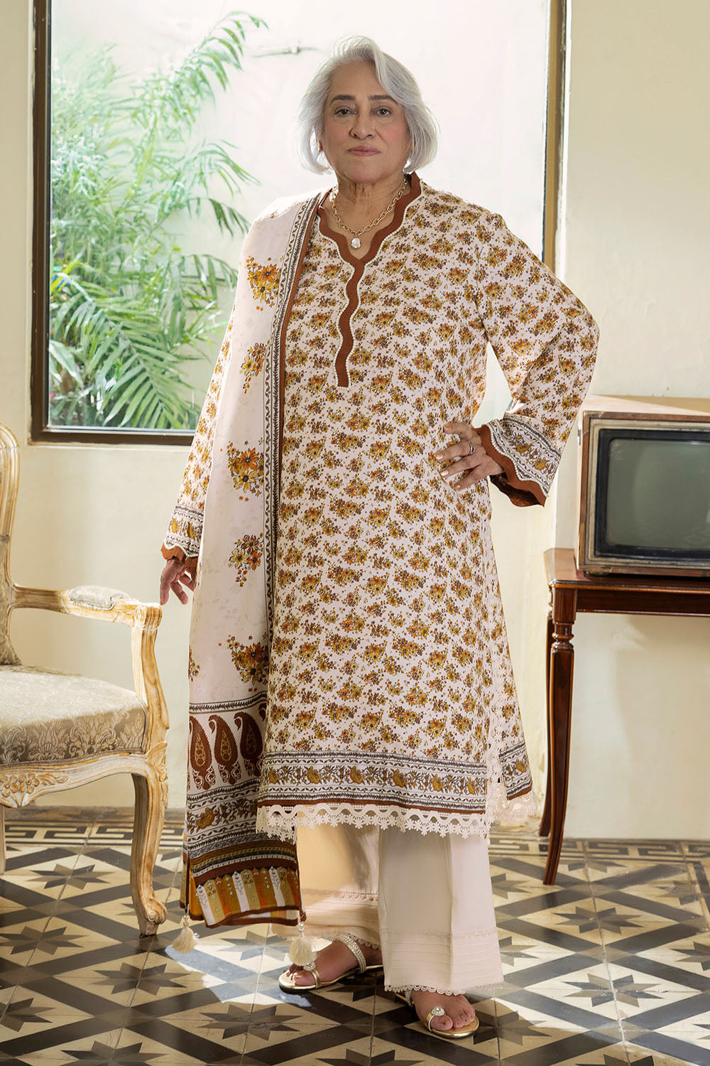 UAE-3 Piece Printed Karandi Suit