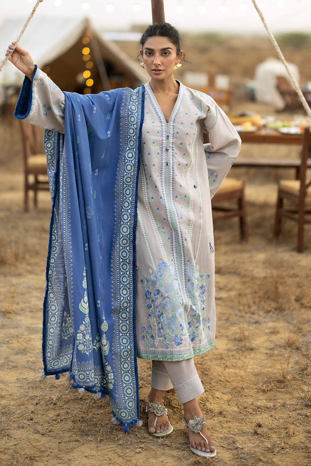 UAE-3 Piece Embroidered Khaddar Suit with Lacquer Printed Khaddar Dupatta