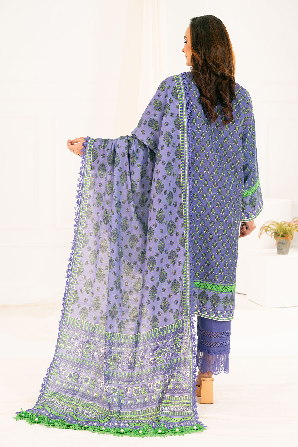 3 Piece Printed Khaddar Suit with Dupatta K-52084 | GulAhmed - uae ...