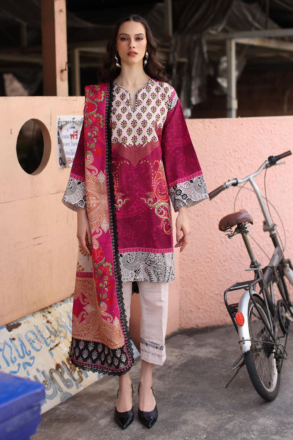 UAE-3 Piece Printed Khaddar Suit with Printed Khaddar Dupatta