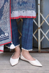 UAE-3 Piece Printed Khaddar Suit with Printed Khaddar Dupatta and Printed Trouser