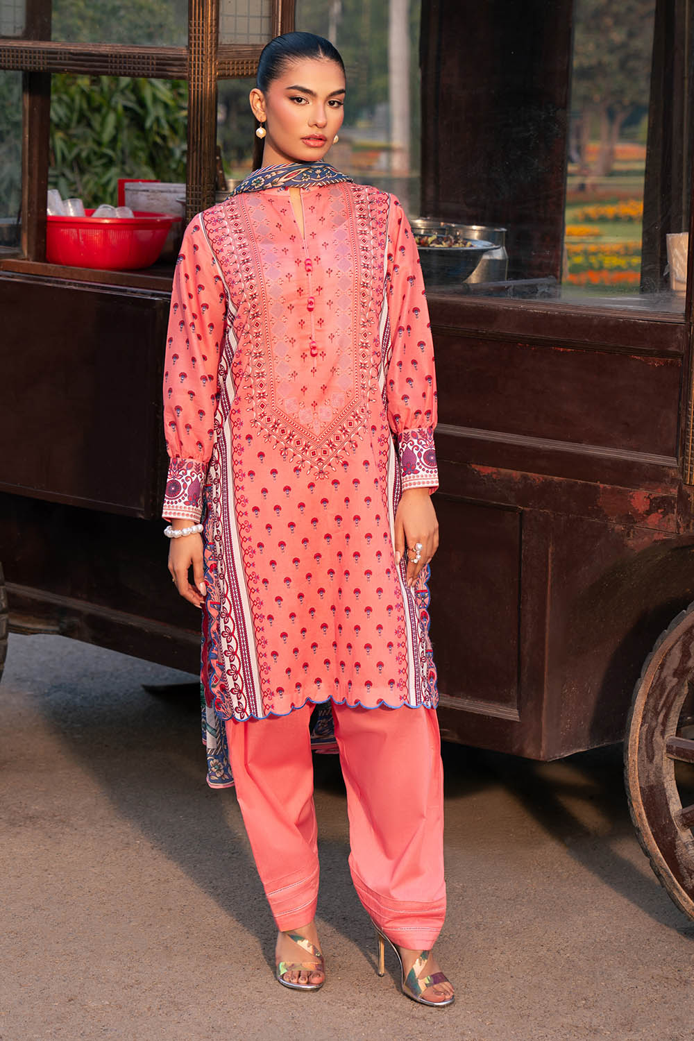 UAE-3 Piece Printed Lawn Suit with Chiffon Dupatta