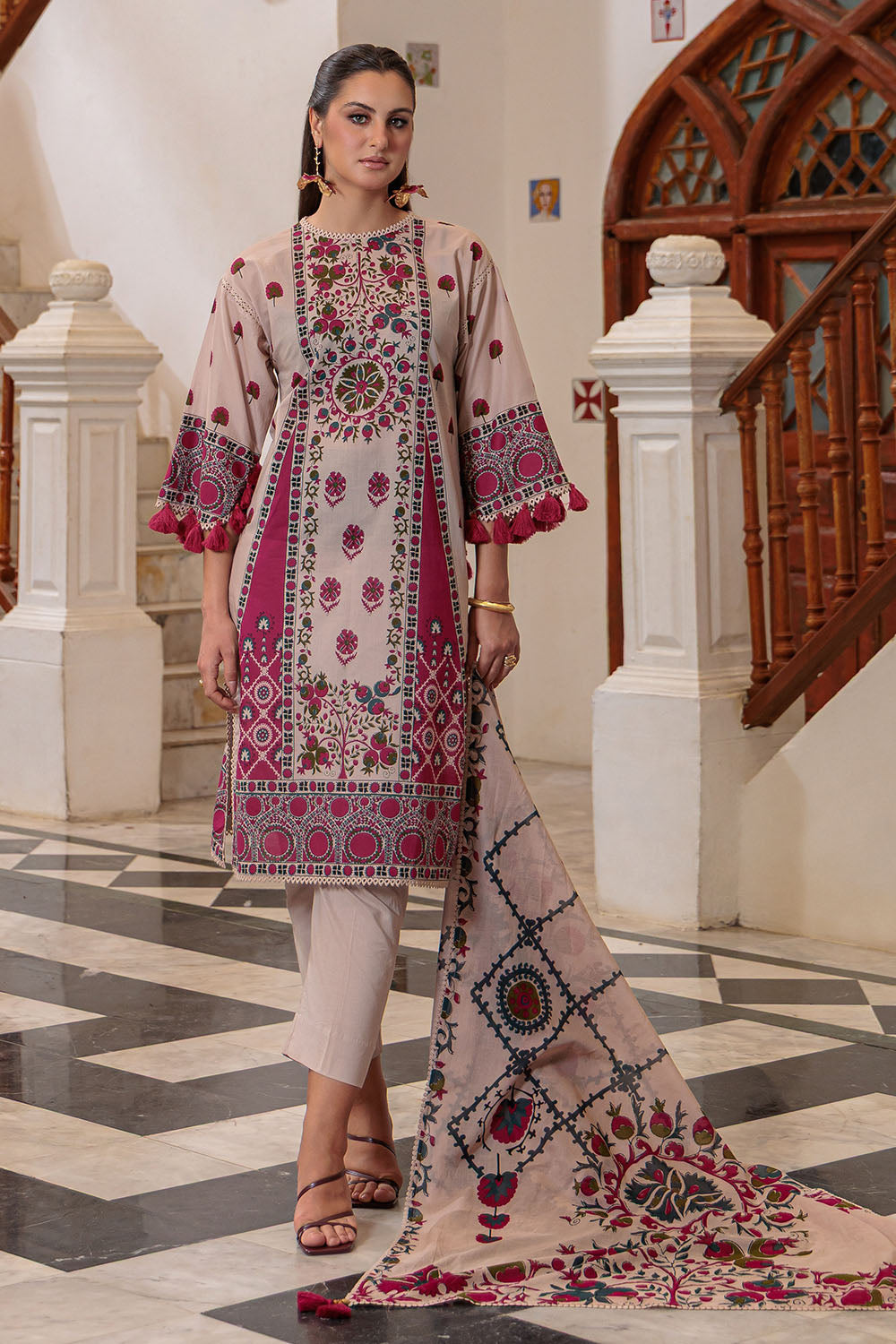 UAE-3 Piece Printed Lawn Suit and Dyed Trouser