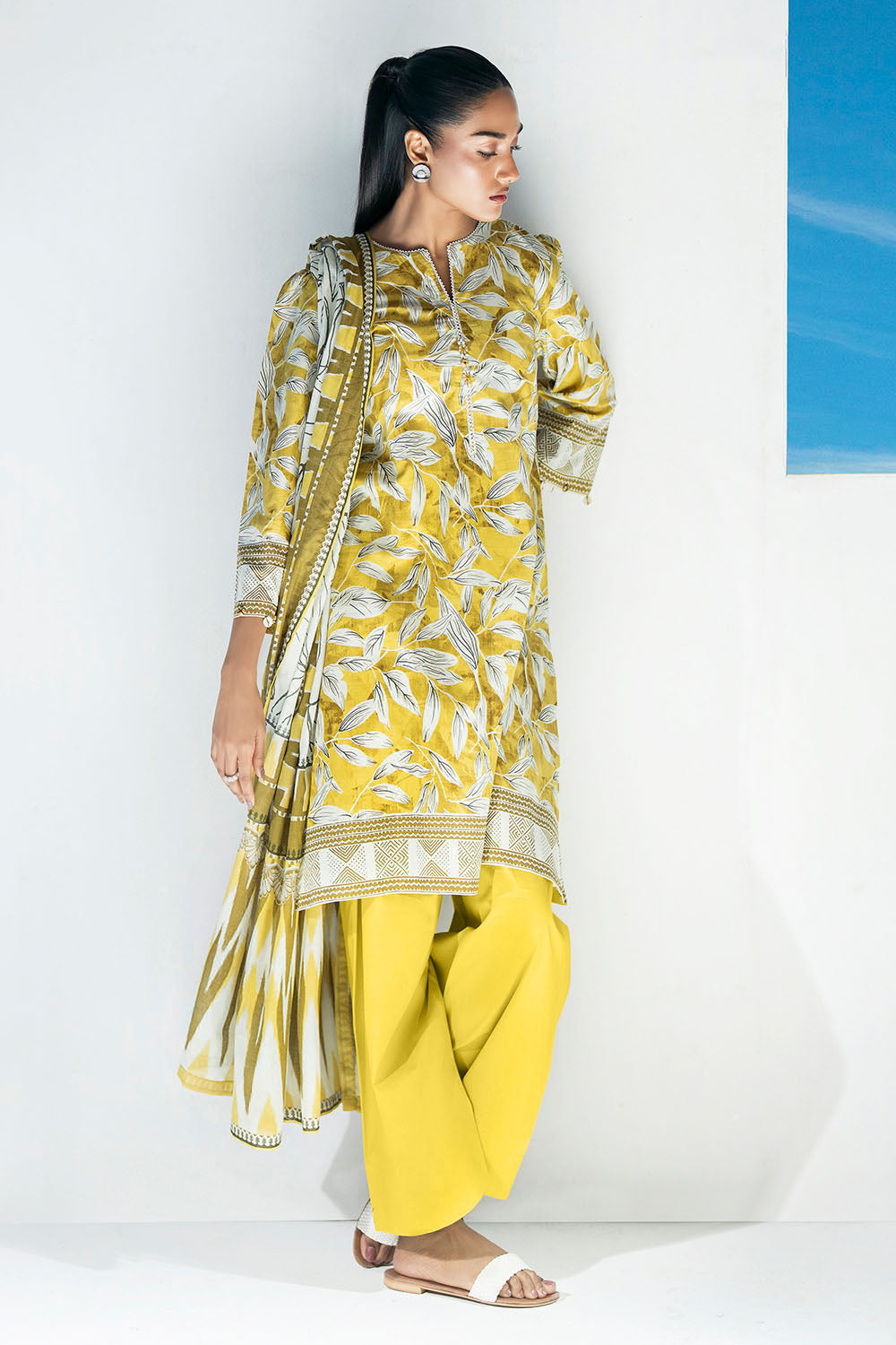 UAE-3 Piece Printed Lawn Suit