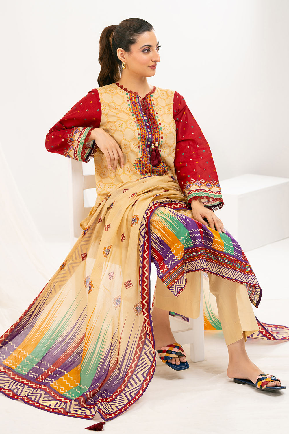 UAE-3 Piece Printed Lawn Suit