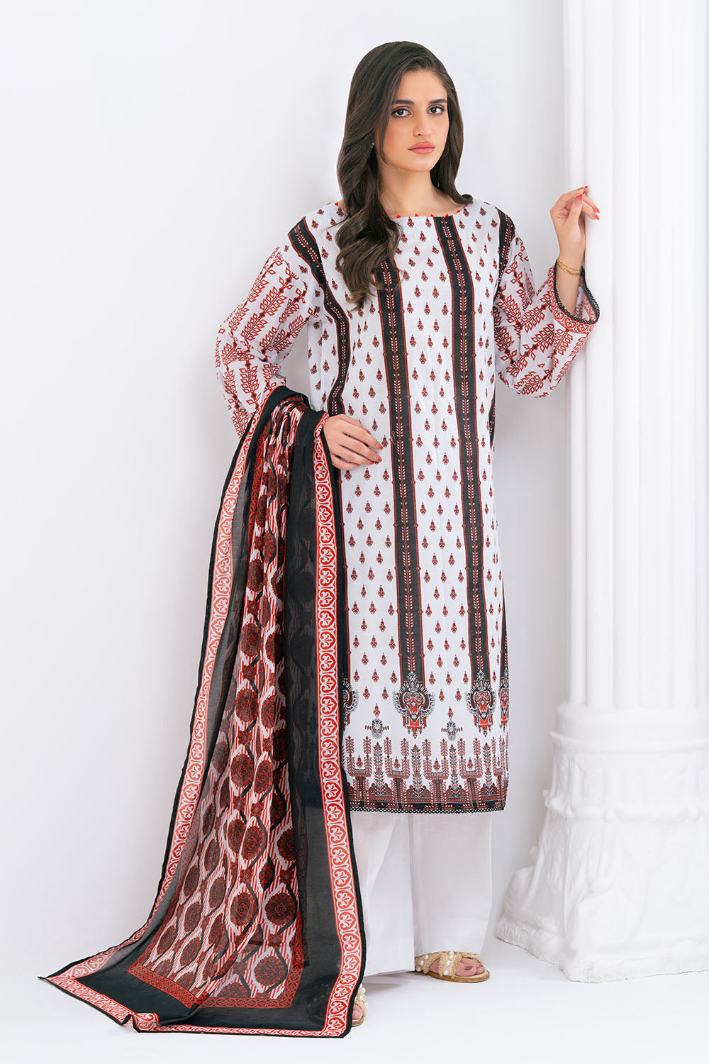 UAE-3 Piece Printed Lawn Suit