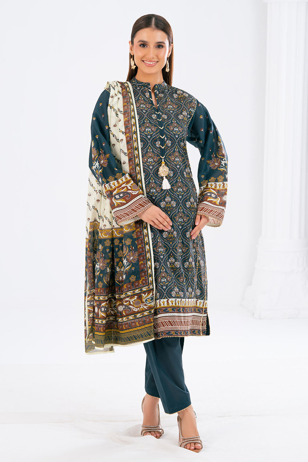 UAE-3 Piece Printed Lawn Suit