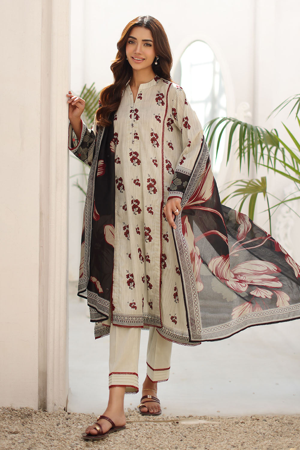 UAE-3 Piece Printed Lawn Suit