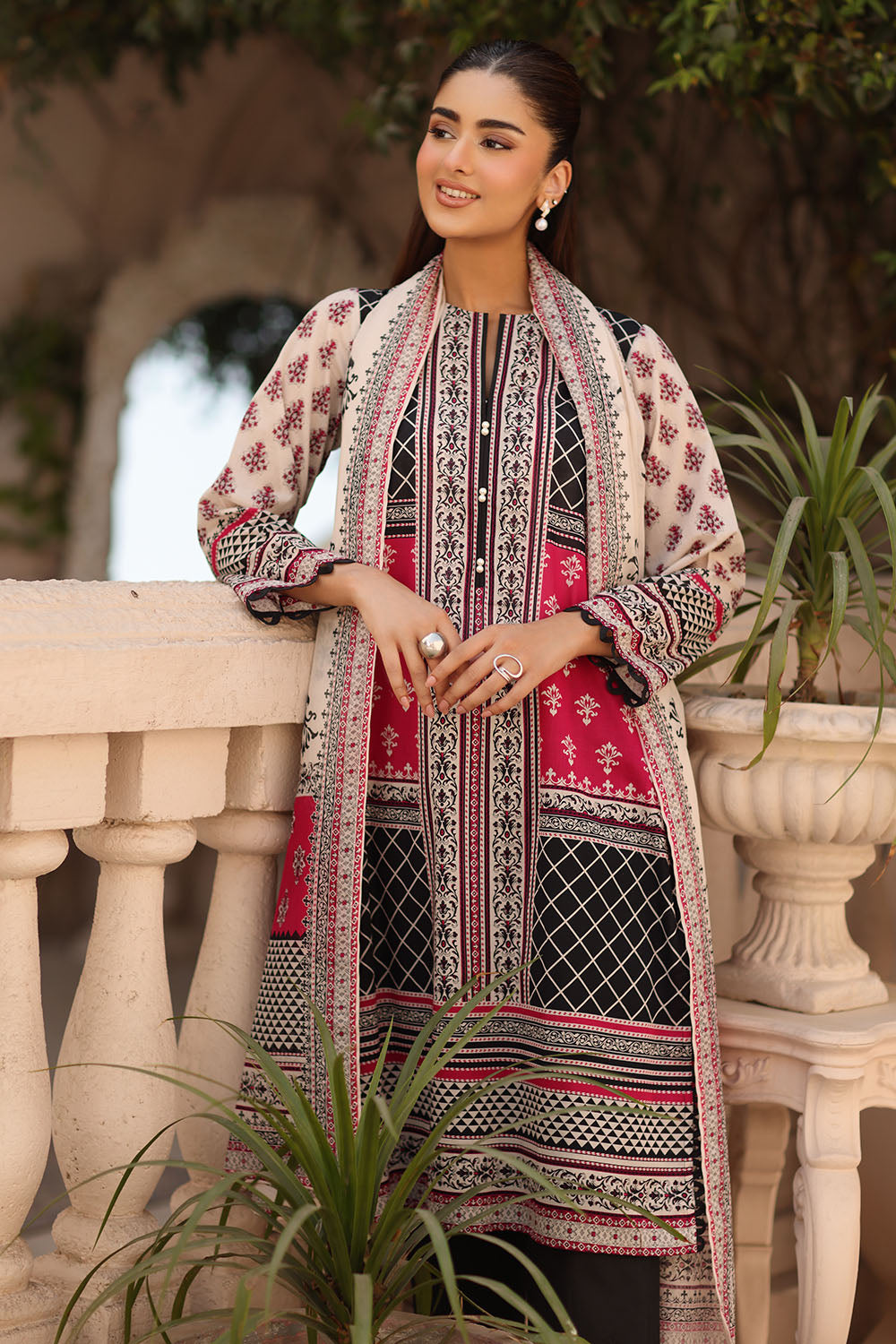 UAE-3 Piece Printed Lawn Suit