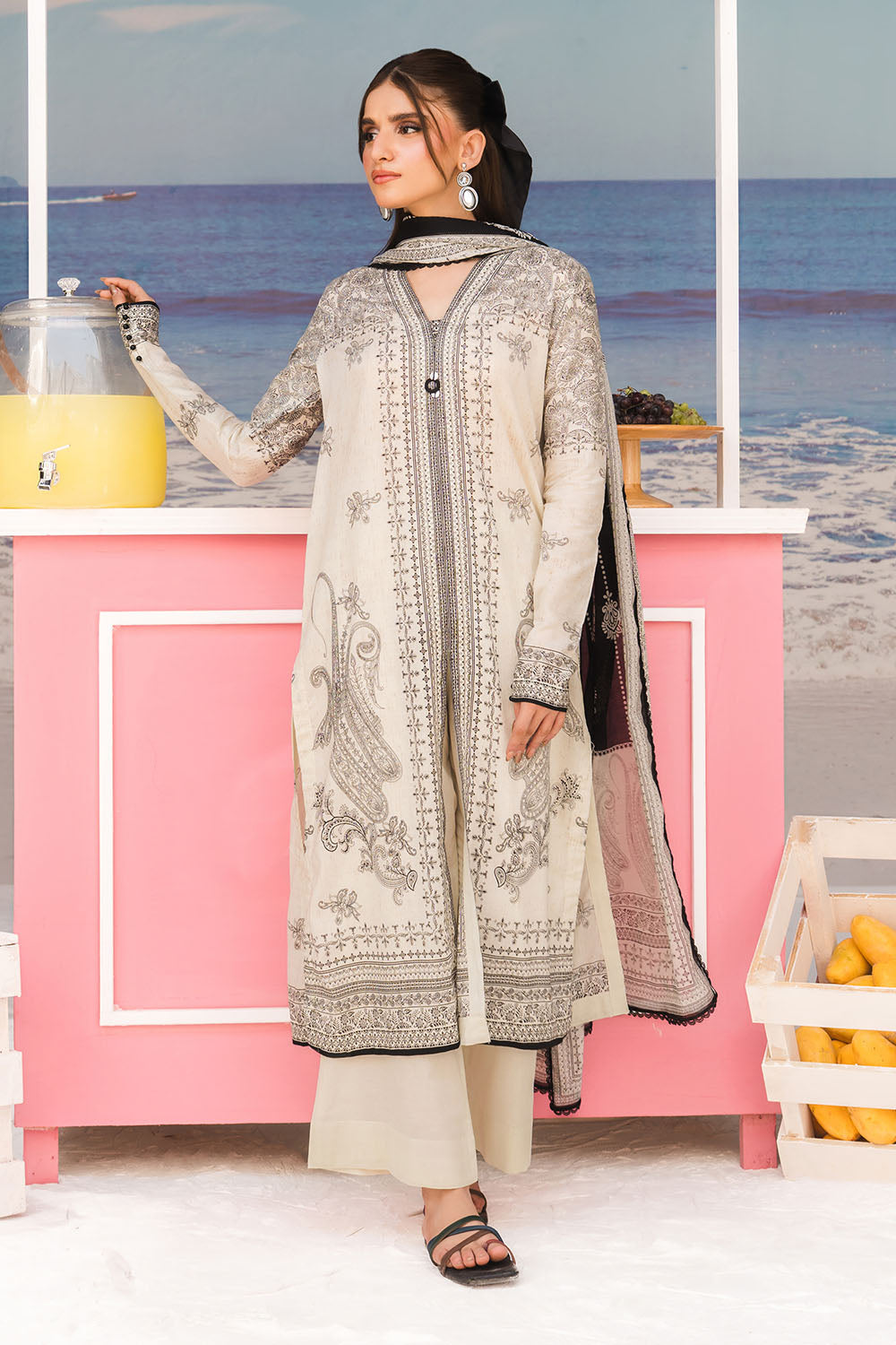 UAE-3 Piece Printed Lawn Suit with Printed Lawn Dupatta
