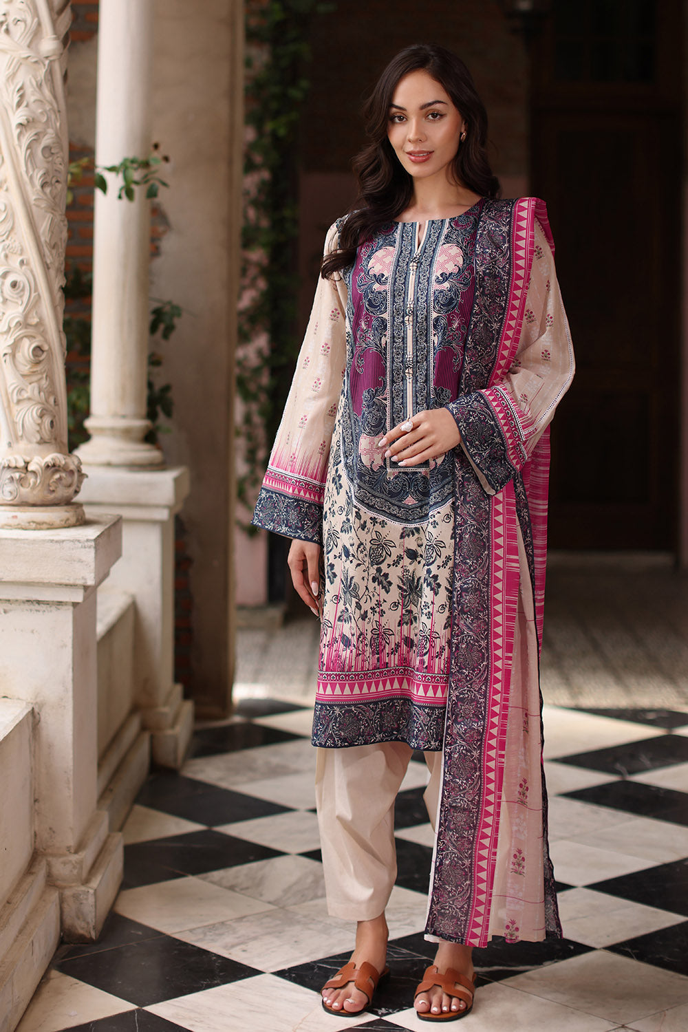 UAE-3 Piece Printed Lawn Suit with Printed Lawn Dupatta