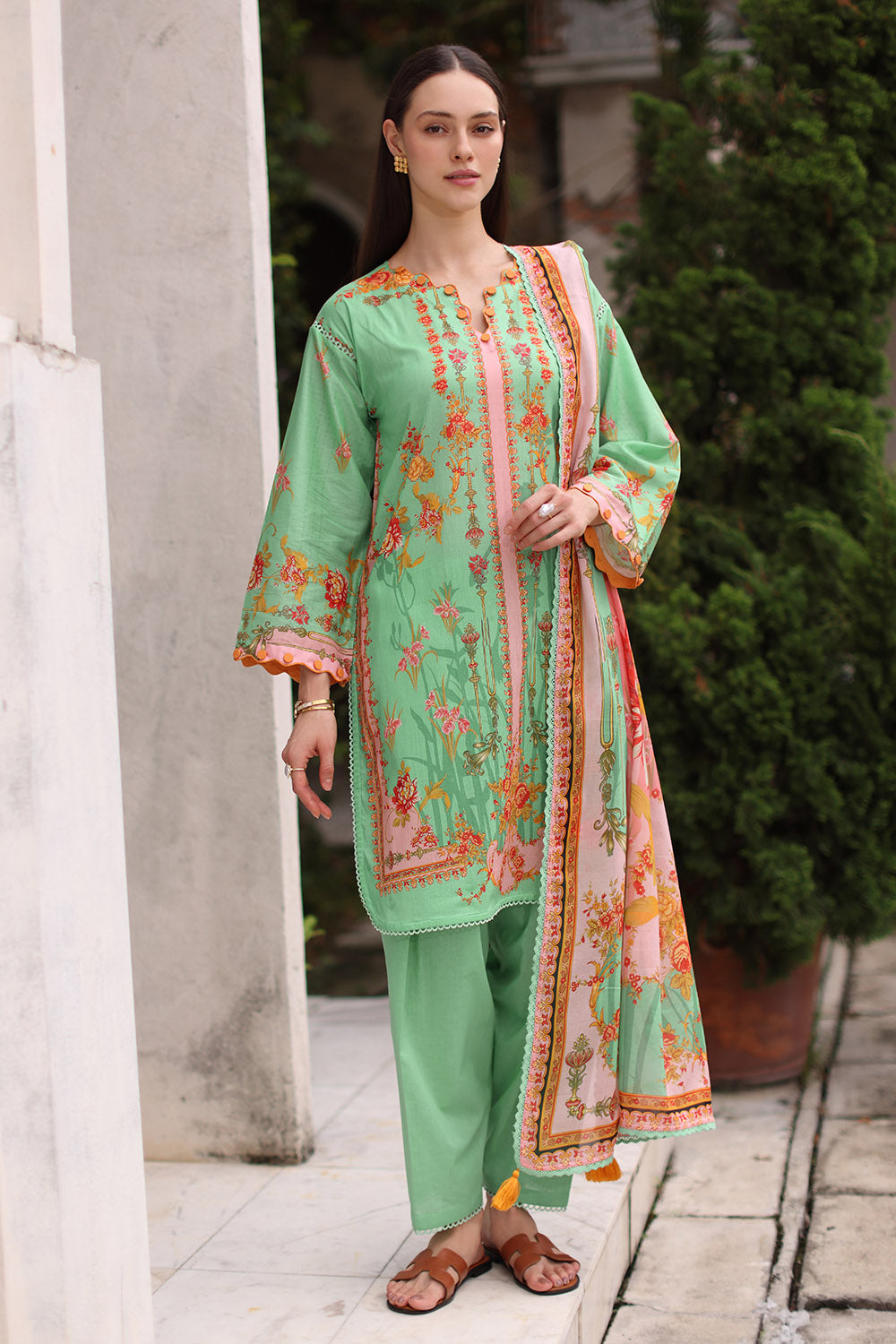 UAE-3 Piece Printed Lawn Suit with Printed Lawn Dupatta
