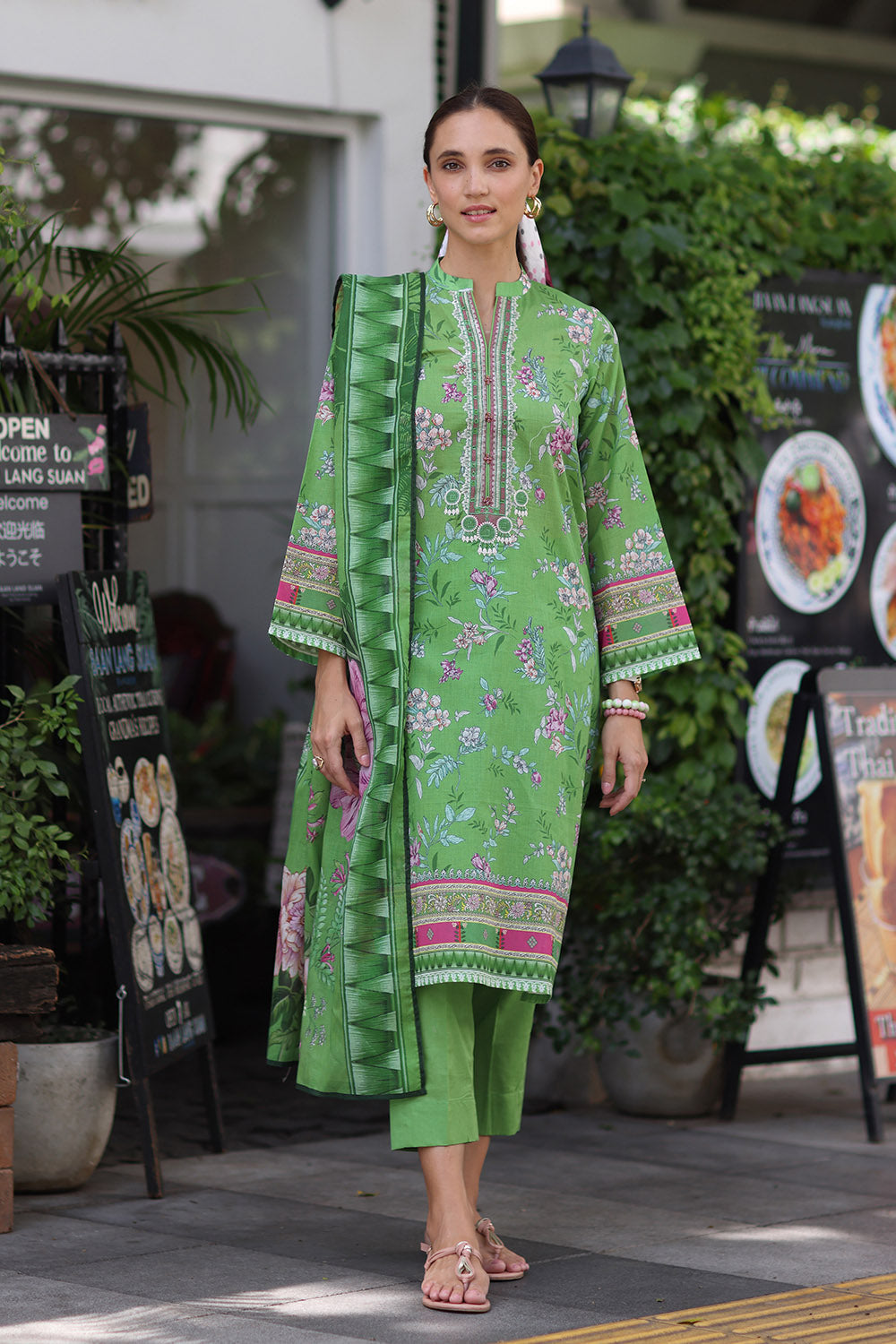 UAE-3 Piece Embroidered Lawn Suit with Printed Lawn Dupatta