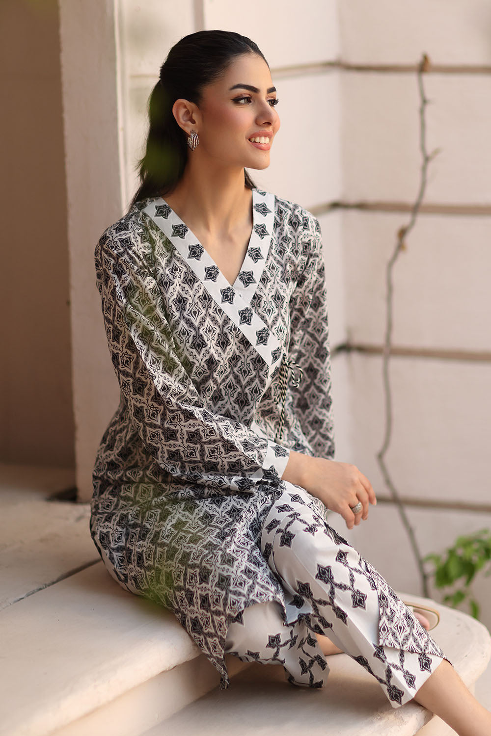UAE-2 Piece Printed Lawn Suit