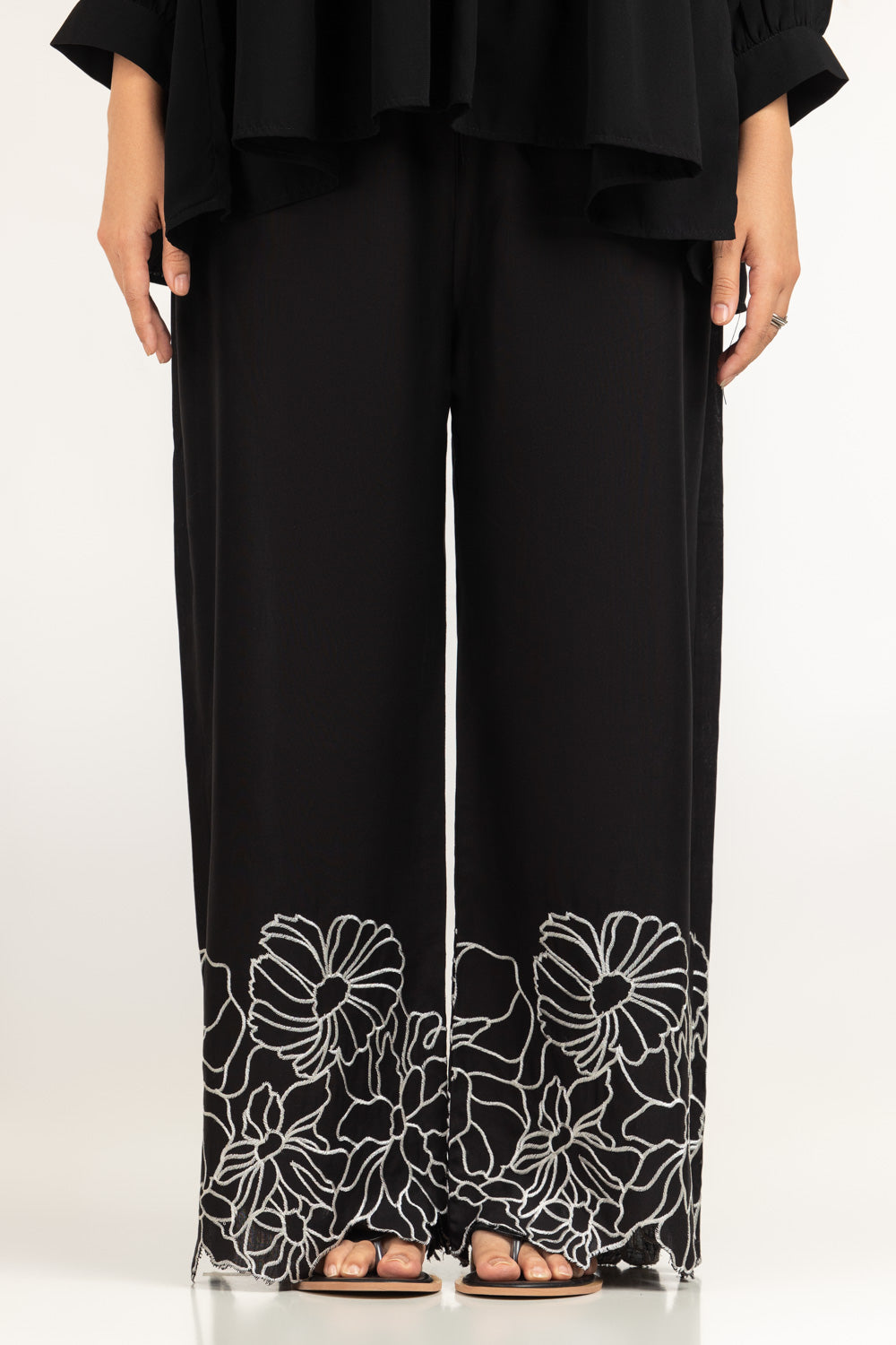 UAE-Rawsilk Embroidered Trouser
