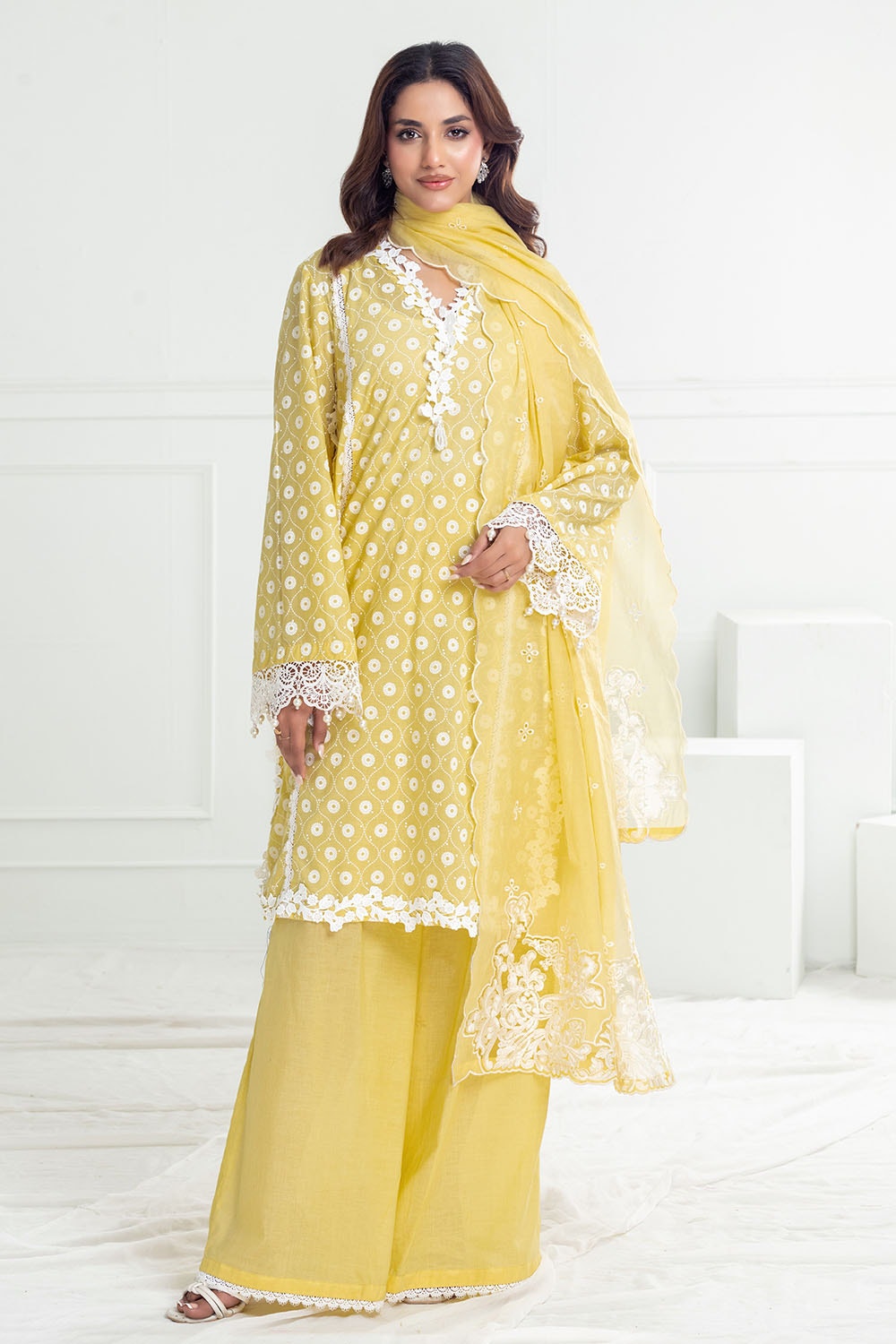 UAE -3 Piece Unstitched Lacquer Printed Lawn Suit with Embroidered Paper Cotton Dupatta PC-52001