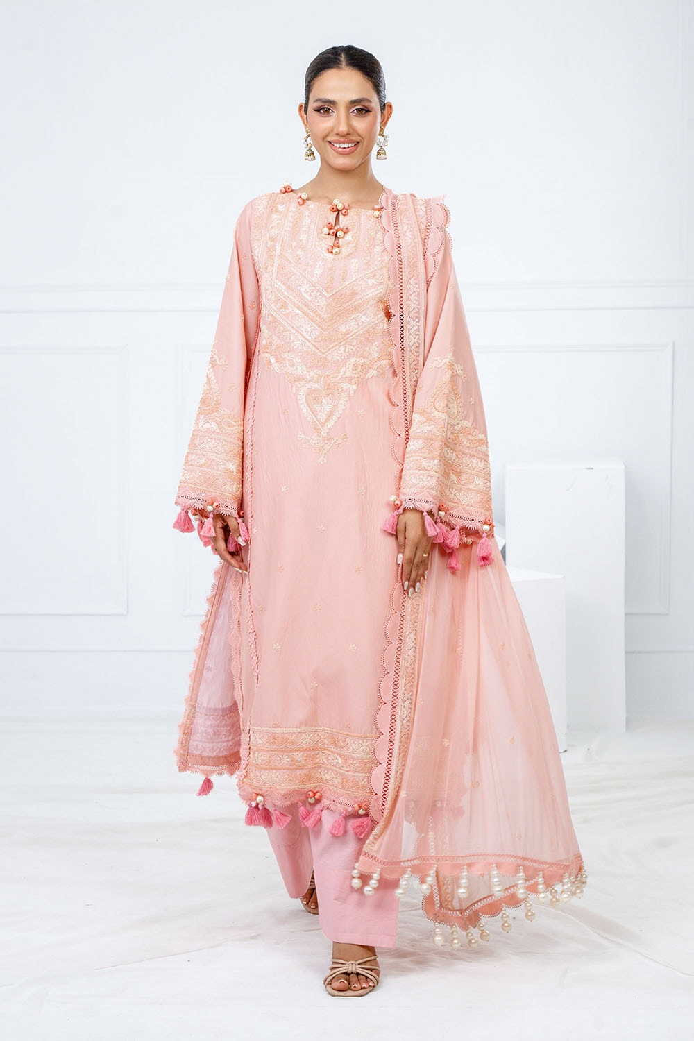 UAE -3 Piece Unstitched Embroidered Lawn Suit with Embroidered Chiffon Dupatta FE-52120