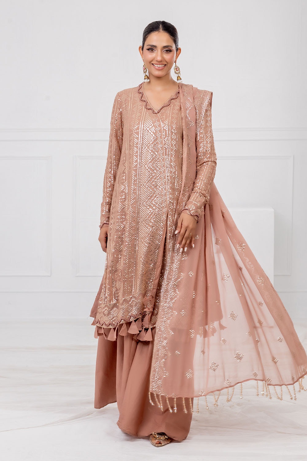UAE -3 Piece Unstitched Embroidered Chiffon Suit with Embroidered Chiffon Dupatta FE-52132