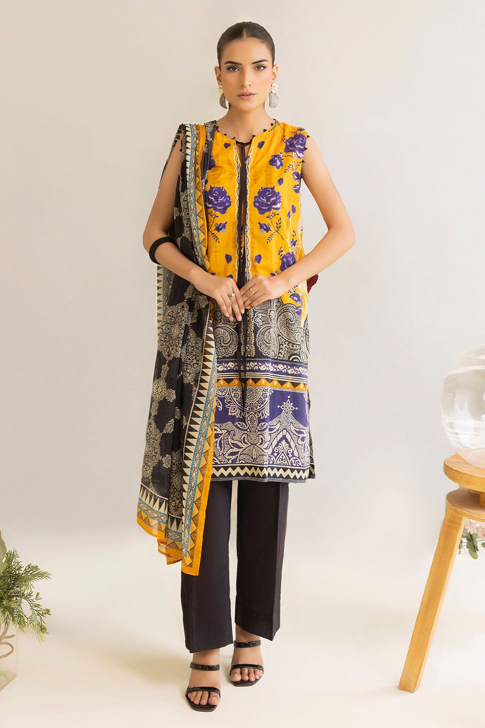 UAE -3 Piece Unstitched Printed Lawn Suit ML-52011