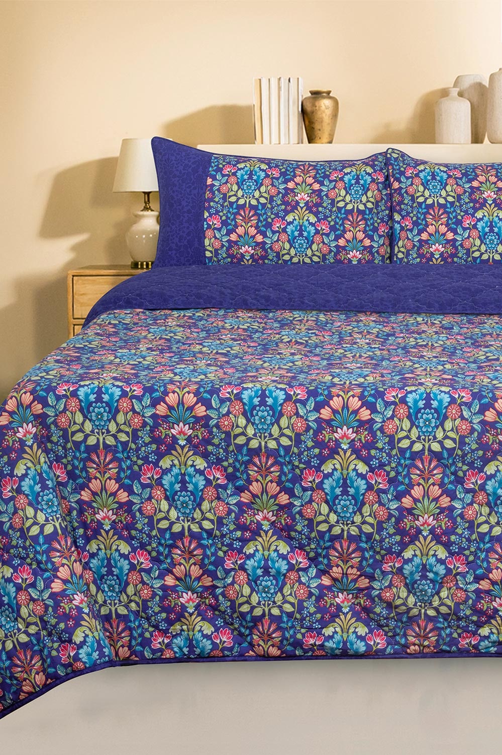 UAE-Lush Garden T-150 Bed Throw