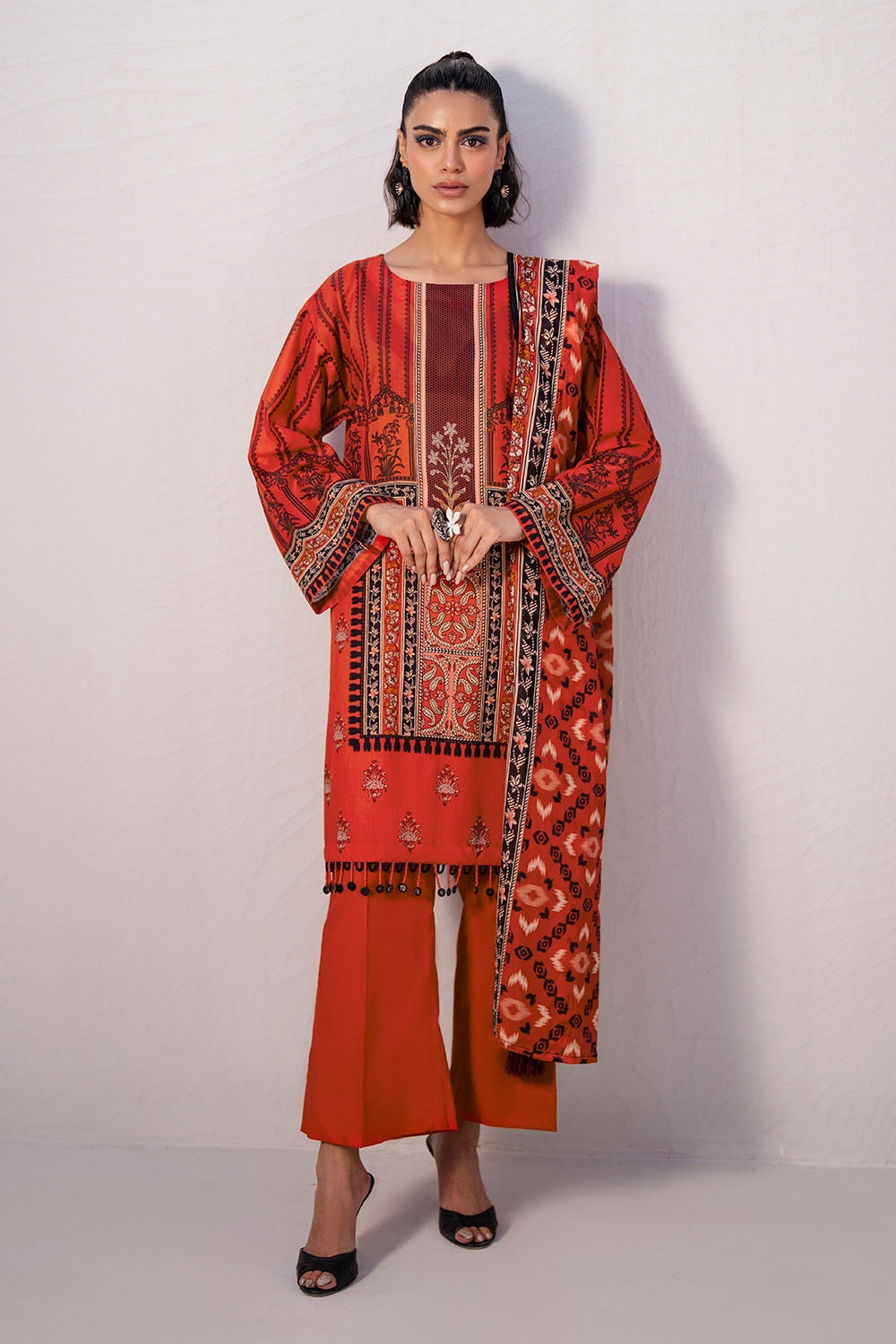 UAE -3 Piece Unstitched Printed Lawn Suit SD-52117