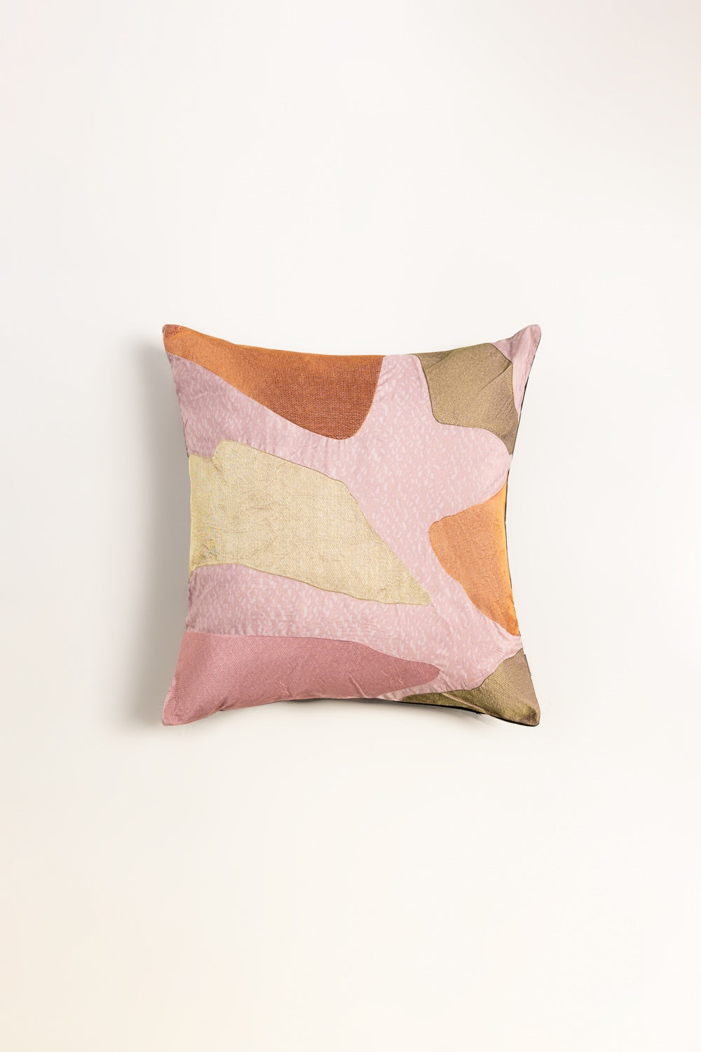 UAE-SS25-DEC-002 Cushion Cover