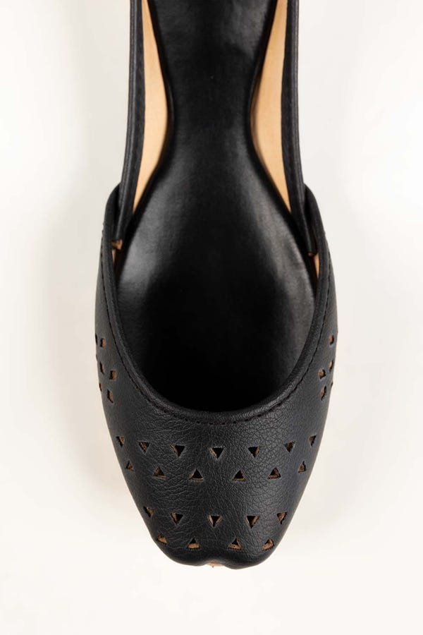 UAE -Black Khussa IDFT-SS22-29