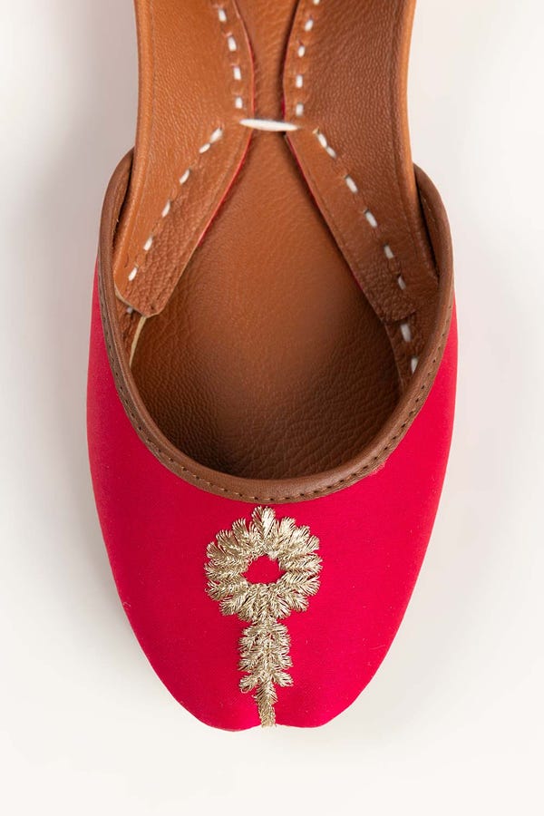 UAE -Women Pink Hand Made Khussa IDFT-AW22-09