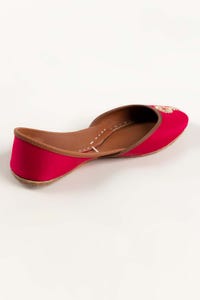 UAE -Women Pink Hand Made Khussa IDFT-AW22-09