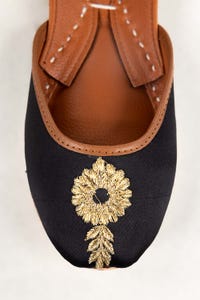 UAE -Women Black Hand Made Khussa IDFT-AW22-11