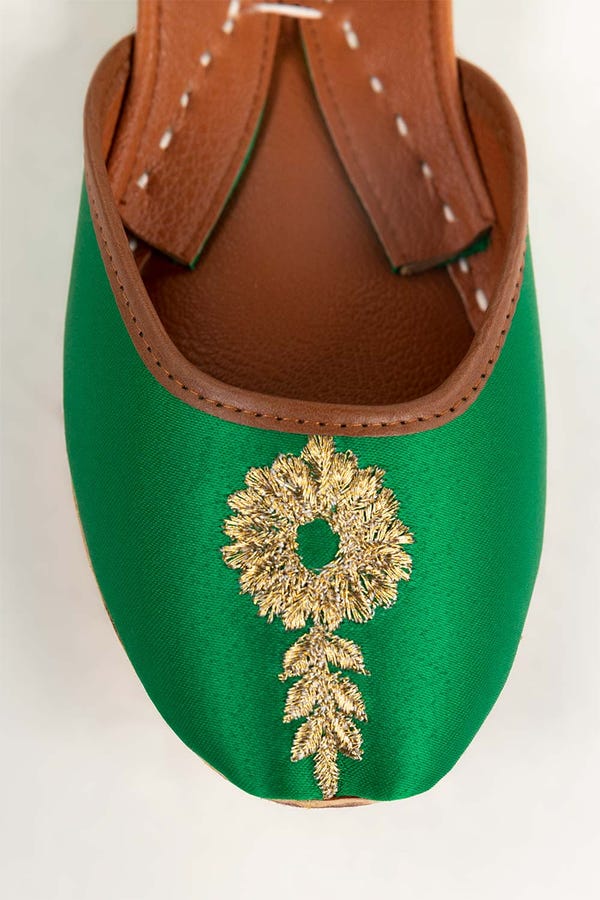 UAE -Women Green Hand Made Khussa IDFT-AW22-12