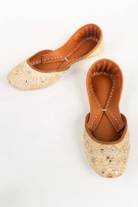 UAE -Women Golden Embroidered Khussa IDFT-AW22-16