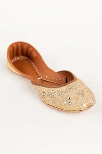UAE -Women Golden Embroidered Khussa IDFT-AW22-16