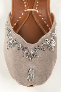 UAE -Women Grey Khussa IDFT-AW22-45