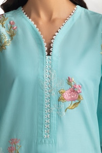 UAE-3PC Lawn Embroidered Suit IUSTKSD-499