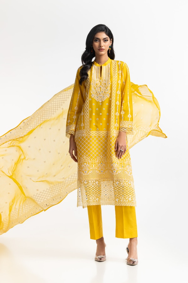 UAE-3PC Lawn Embroidered Suit IUSTKSD-569