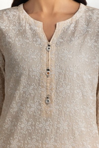 UAE-3PC Lawn Embroidered Suit IUSTKSD-570