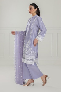 UAE-3PC Lawn Embroidered Suit IUSTKSD-562