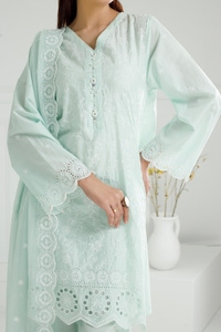UAE-3PC Lawn Embroidered Suit IUSTKSD-571