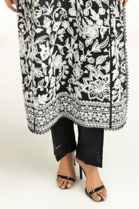 UAE-3PC Lawn Embroidered Suit IUSTKSD-670