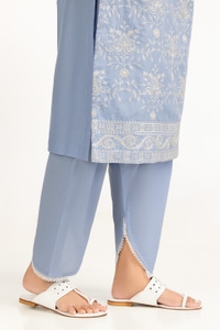 UAE-3PC Lawn Embroidered Suit IUSTKSD-700
