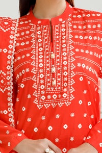 UAE-3PC Lawn Lacquer Printed Suit IUSTKSD-508