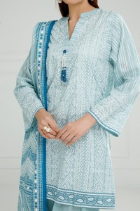 UAE-3PC Lawn Lacquer Printed Suit IUSTKSD-511