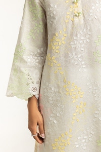 UAE-3PC Lawn Schiffli Embroidered Suit IUSTKSD-618