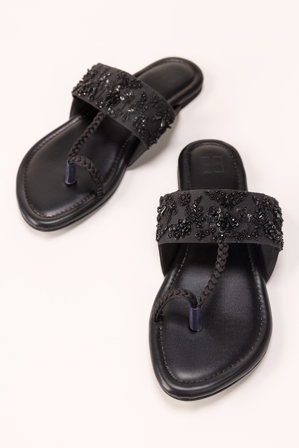UAE-Women Black kolhapuri IFS-KLP25-001