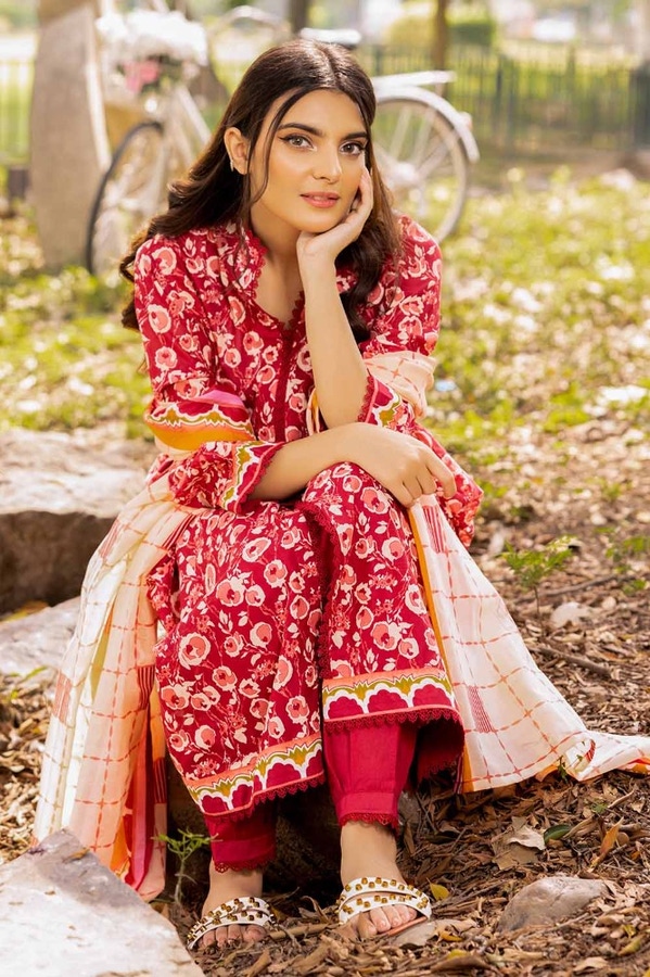 UAE -3PC Printed Lawn Unstitched Suit CL-32336 B