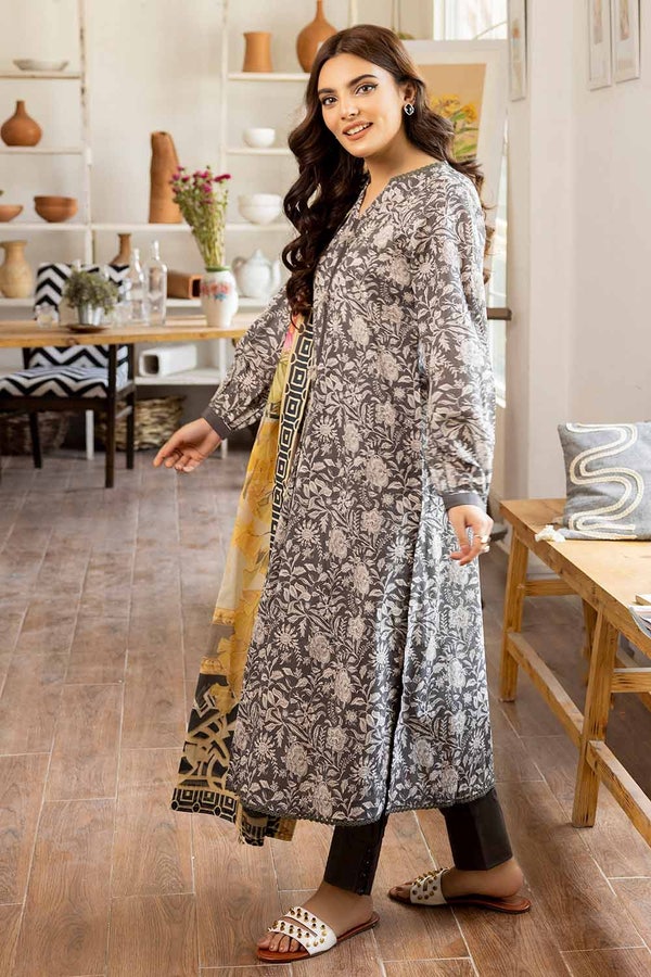 UAE -3PC Printed Lawn Unstitched Suit CL-32572