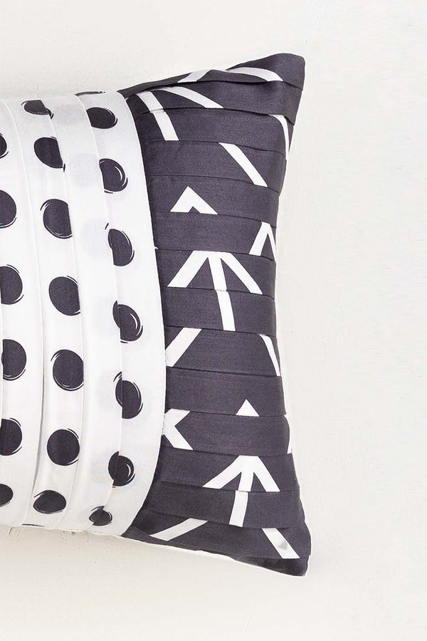 UAE -Art Deco T-200 Deck Cushion Cover
