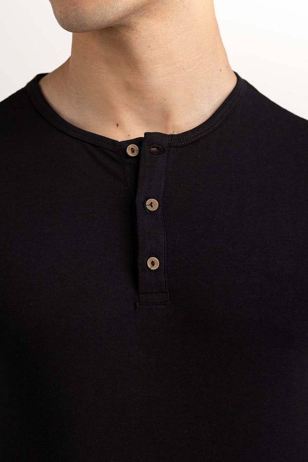 UAE -Black Basic Tee TS-HLSJ23-072